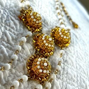 Vintage Bold Florenza 💛 Gold White Bead Four Pendants Statement Necklace